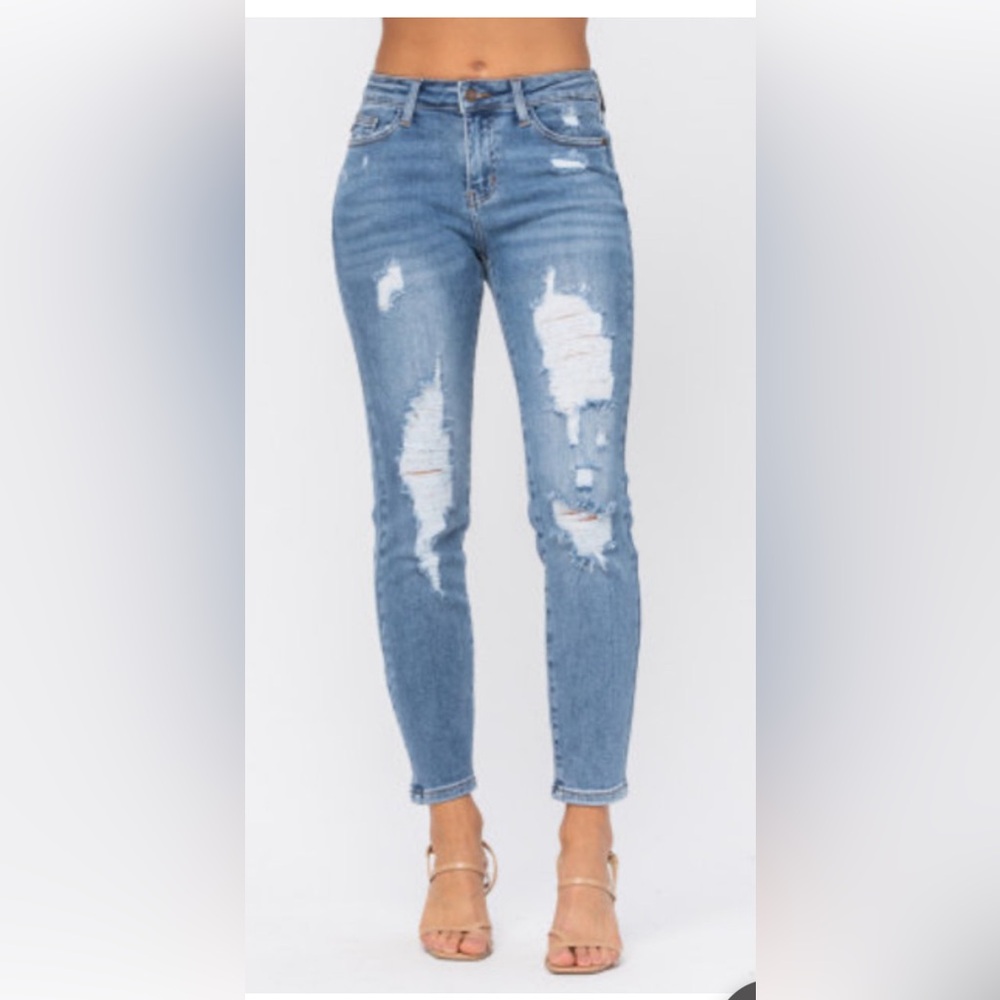 Judy Blue Destroy Relaxed Fit Jean Size 11/30